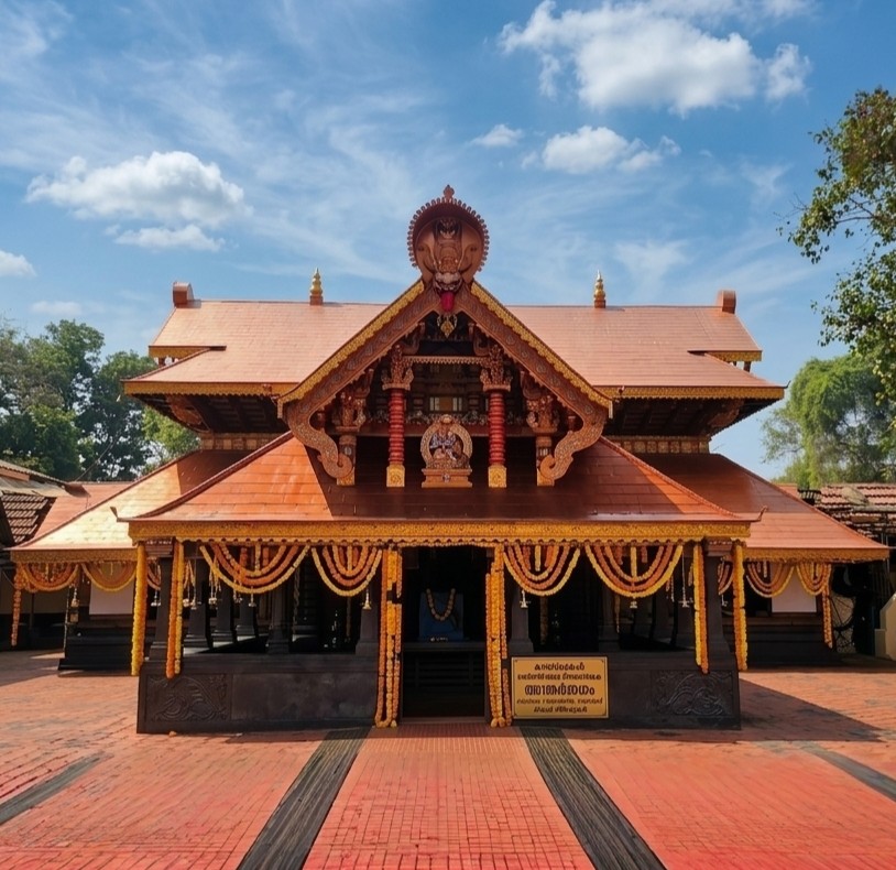 Sree Madayi Kavu Temple in the evening
